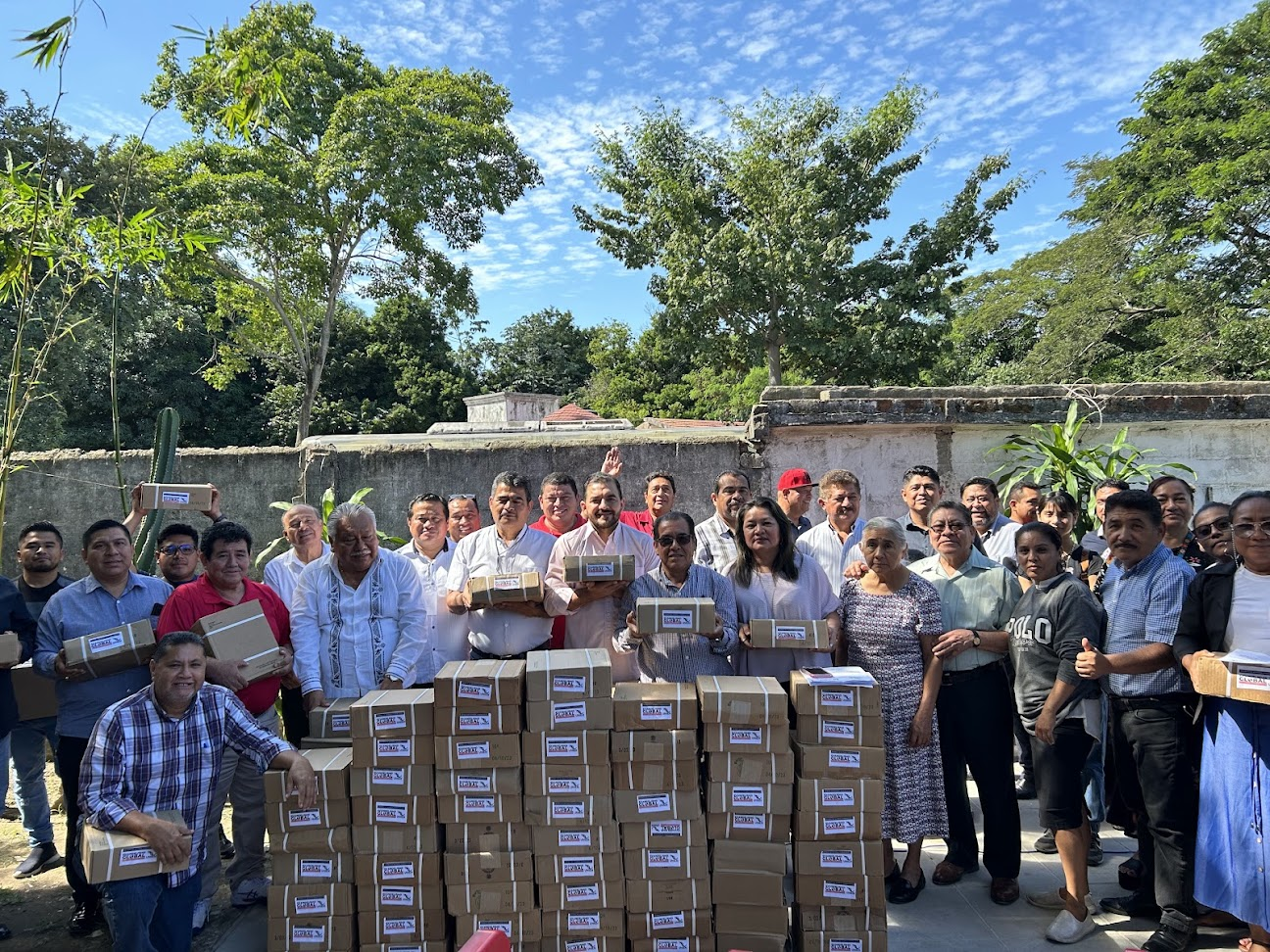 Entrega de ayuda humanitaria realizada por Ministerios Alkance